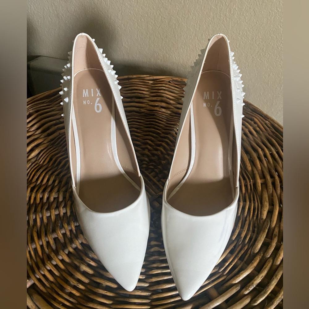 MIX NO. 6 White stilettos